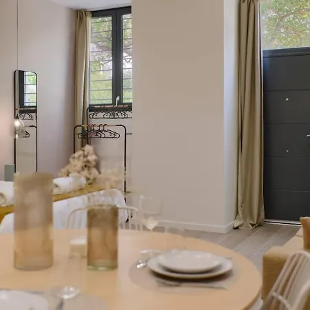 Romantic N5 Oceanografico Virkin 公寓